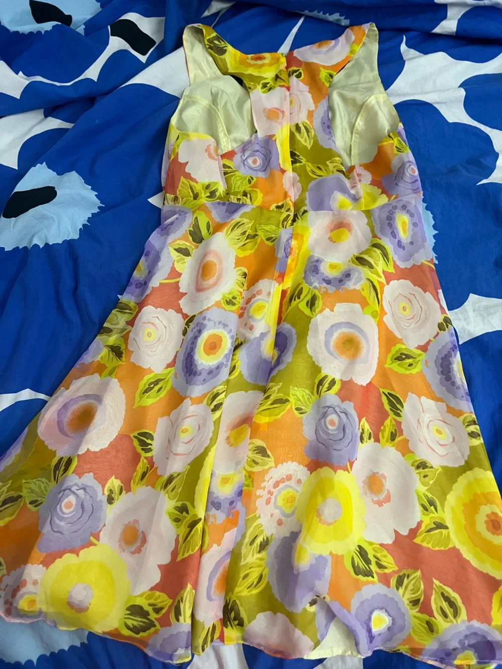 N/A vibrant yellow